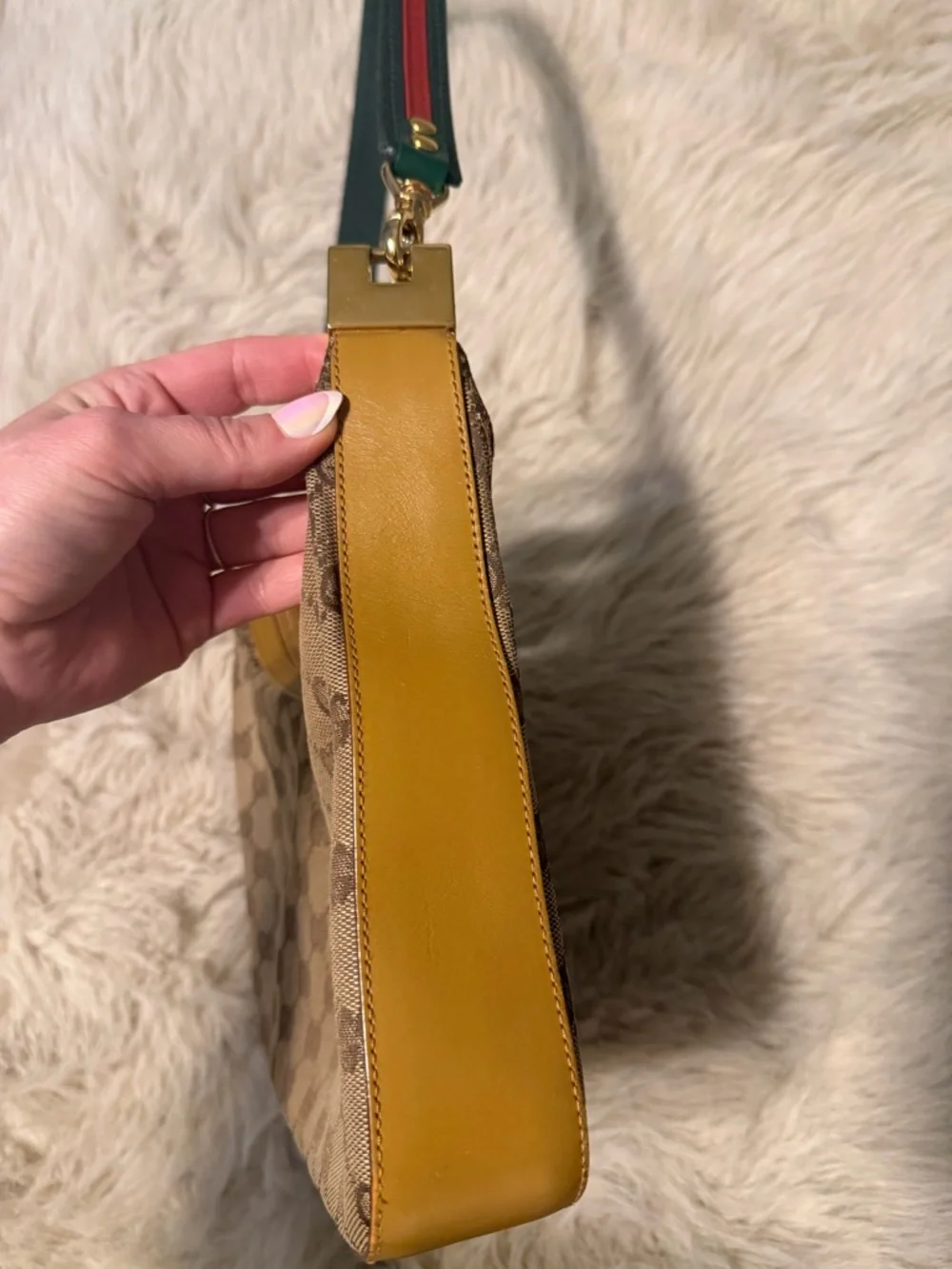 Gucci Beige GG Canvas Shoulder Bag with Green and Red Web Strap - Picture 4 of 16